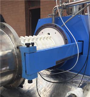 Horizontal bead mill to reduce the particle size